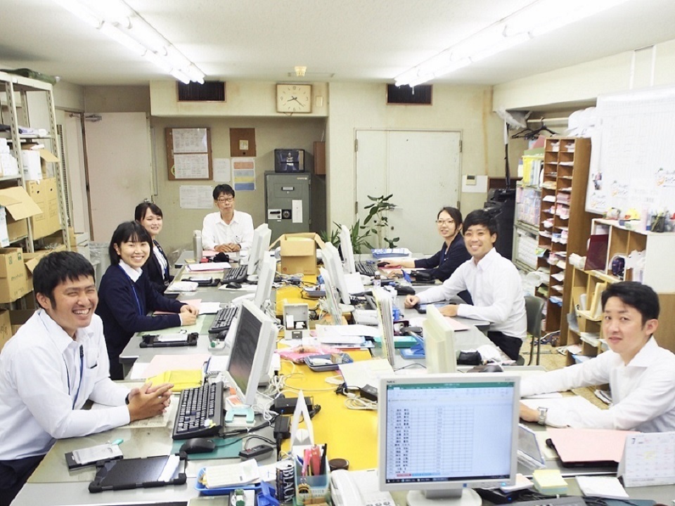本店得意先係の会議風景です。